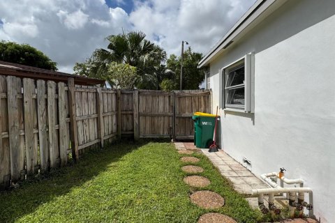 Villa ou maison à vendre à Tamarac, Floride: 3 chambres, 143.16 m2 № 2388449 - photo 29