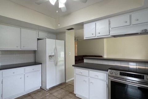 Villa ou maison à vendre à Tamarac, Floride: 3 chambres, 143.16 m2 № 2388449 - photo 11