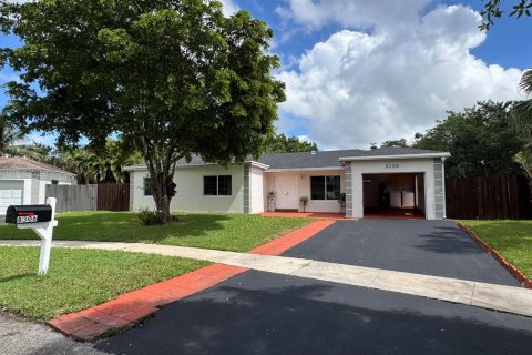 Villa ou maison à Tamarac, Floride 3 chambres, 143.16 m2 № 2388449