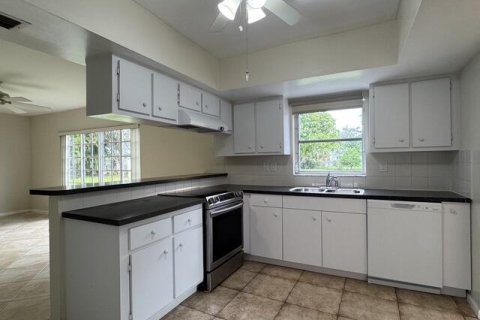 Villa ou maison à vendre à Tamarac, Floride: 3 chambres, 143.16 m2 № 2388449 - photo 24