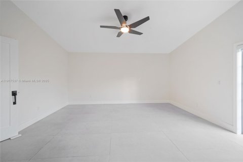 Villa ou maison à vendre à Pembroke Pines, Floride: 4 chambres, 233.46 m2 № 1973871 - photo 19