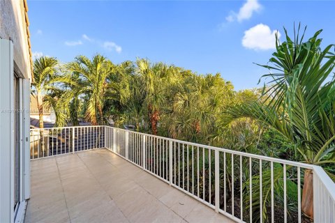 Villa ou maison à vendre à Pembroke Pines, Floride: 4 chambres, 233.46 m2 № 1973871 - photo 24