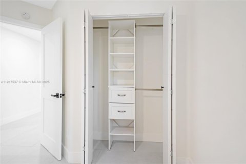 Villa ou maison à vendre à Pembroke Pines, Floride: 4 chambres, 233.46 m2 № 1973871 - photo 26