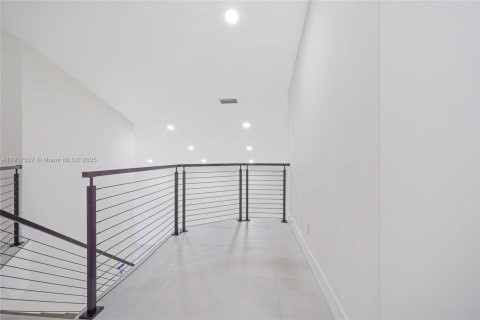 Villa ou maison à vendre à Pembroke Pines, Floride: 4 chambres, 233.46 m2 № 1973871 - photo 16