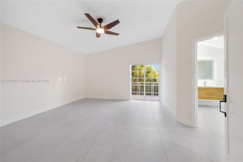 Villa ou maison à vendre à Pembroke Pines, Floride: 4 chambres, 233.46 m2 № 1973871 - photo 17