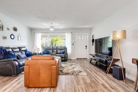 Купить виллу или дом в Дания-Бич, Флорида 4 спальни, 169.55м2, № 2010654 - фото 4