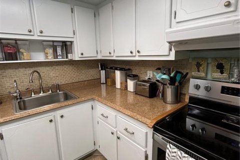 Купить кондоминиум в Ротонда, Флорида 7 комнат, 103.86м2, № 1917789 - фото 17