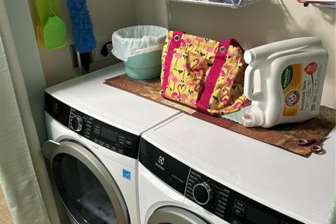 Купить кондоминиум в Ротонда, Флорида 7 комнат, 103.86м2, № 1917789 - фото 25