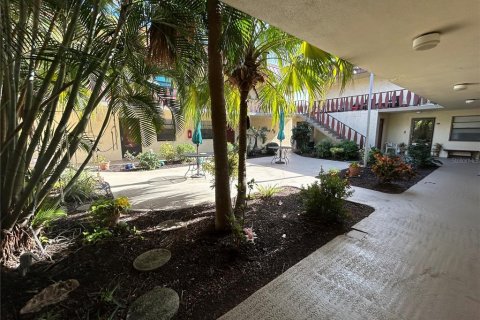 Купить кондоминиум в Ротонда, Флорида 7 комнат, 103.86м2, № 1917789 - фото 4