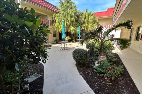 Купить кондоминиум в Ротонда, Флорида 7 комнат, 103.86м2, № 1917789 - фото 3