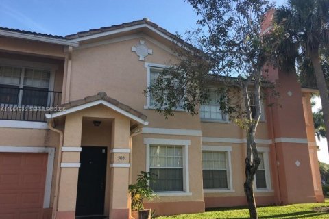 Condominio en alquiler en North Lauderdale, Florida, 3 dormitorios, 144.28 m2 № 2026171 - foto 2