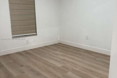 Снять в аренду виллу или дом в Майами-Гарденс, Флорида 4 спальни, 136.01м2, № 1997627 - фото 13