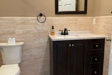 Снять в аренду виллу или дом в Майами-Гарденс, Флорида 4 спальни, 136.01м2, № 1997627 - фото 4