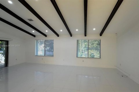 Villa ou maison à louer à Palmetto Bay, Floride: 3 chambres, 172.33 m2 № 2016951 - photo 7