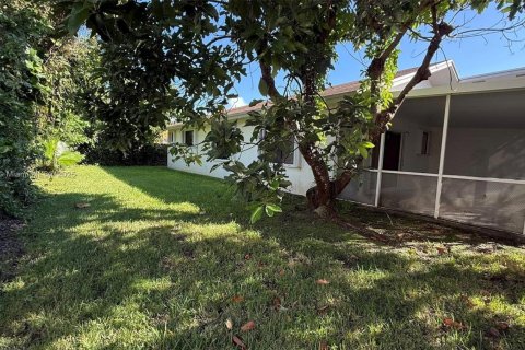 Villa ou maison à louer à Palmetto Bay, Floride: 3 chambres, 172.33 m2 № 2016951 - photo 15