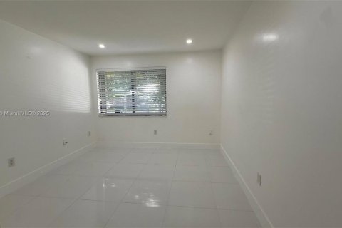 Villa ou maison à louer à Palmetto Bay, Floride: 3 chambres, 172.33 m2 № 2016951 - photo 8