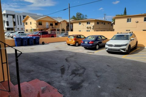 Immobilier commercial à vendre à Miami, Floride № 2007942 - photo 5