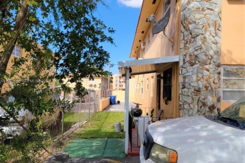 Immobilier commercial à vendre à Miami, Floride № 2007942 - photo 3