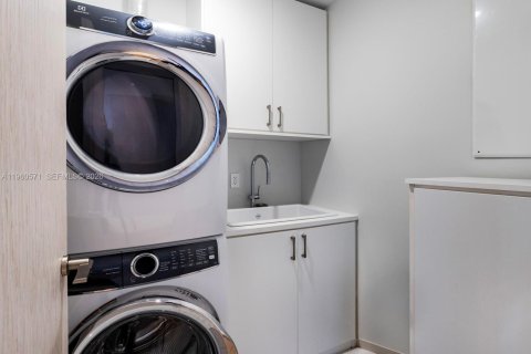 Купить кондоминиум в Майами, Флорида 4 спальни, 324.41м2, № 2027638 - фото 11