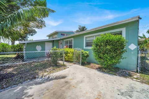 House in Boynton Beach, Florida 3 bedrooms, 107.77 sq.m. № 2176534 - photo 2