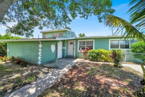 House in Boynton Beach, Florida 3 bedrooms, 107.77 sq.m. № 2176534