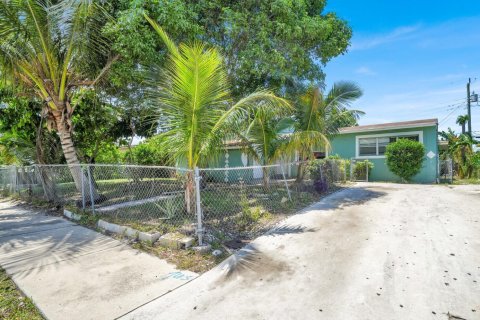 House in Boynton Beach, Florida 3 bedrooms, 107.77 sq.m. № 2176534 - photo 14