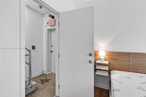 Снять в аренду кондоминиум в Майами-Бич, Флорида 1 спальня, 52.58м2, № 1957739 - фото 16