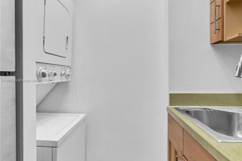 Снять в аренду кондоминиум в Майами-Бич, Флорида 1 спальня, 52.58м2, № 1957739 - фото 9