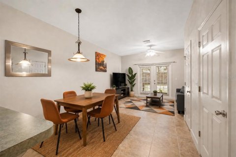 Condo in Gainesville, Florida, 2 bedrooms № 2115257 - photo 11