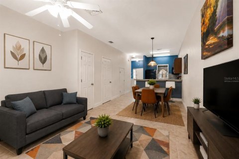Condo in Gainesville, Florida, 2 bedrooms № 2115257 - photo 16