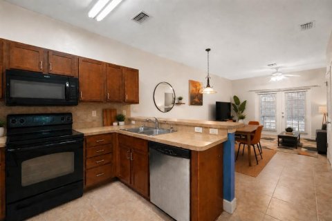 Condo in Gainesville, Florida, 2 bedrooms № 2115257 - photo 6