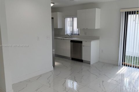 Commercial property in Florida City, Florida 200.67 sq.m. № 2090574 - photo 7