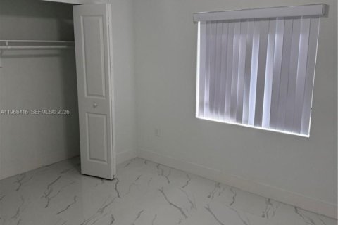 Commercial property in Florida City, Florida 200.67 sq.m. № 2090574 - photo 8