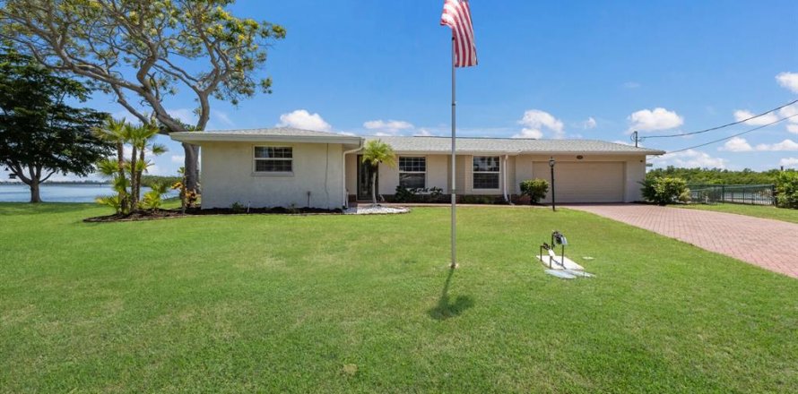 Casa en Bradenton, Florida 3 dormitorios, 182.92 m2 № 1880935