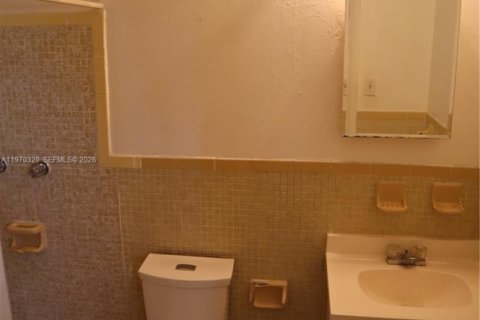 Villa ou maison à vendre à Miami, Floride: 3 chambres, 164.07 m2 № 2036227 - photo 11