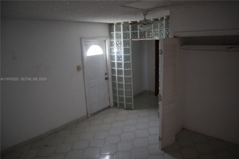 Villa ou maison à vendre à Miami, Floride: 3 chambres, 164.07 m2 № 2036227 - photo 13