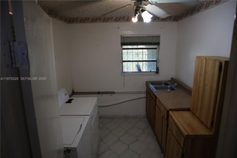 Villa ou maison à vendre à Miami, Floride: 3 chambres, 164.07 m2 № 2036227 - photo 9