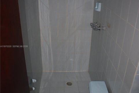 Villa ou maison à vendre à Miami, Floride: 3 chambres, 164.07 m2 № 2036227 - photo 16