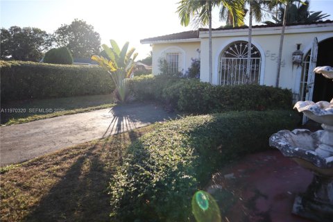 Villa ou maison à vendre à Miami, Floride: 3 chambres, 164.07 m2 № 2036227 - photo 3