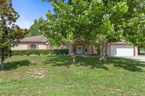 House in Weeki Wachee, Florida 5 bedrooms, 288.65 sq.m. № 1793003 - photo 1
