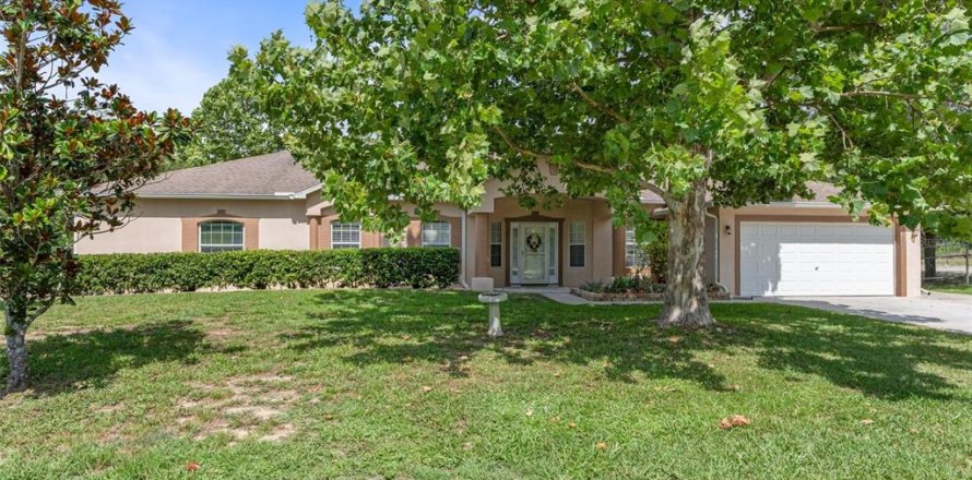 House in Weeki Wachee, Florida 5 bedrooms, 288.65 sq.m. № 1793003