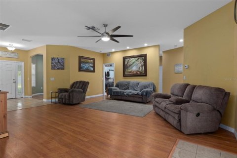 House in Weeki Wachee, Florida 5 bedrooms, 288.65 sq.m. № 1793003 - photo 6