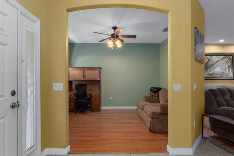House in Weeki Wachee, Florida 5 bedrooms, 288.65 sq.m. № 1793003 - photo 8