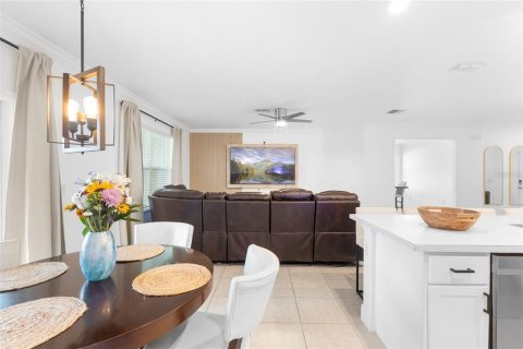 Casa en venta en Mascotte, Florida, 3 dormitorios, 170.01 m2 № 1745044 - foto 18
