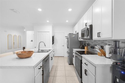 Casa en venta en Mascotte, Florida, 3 dormitorios, 170.01 m2 № 1745044 - foto 10