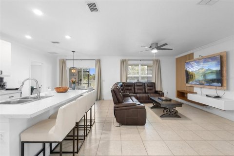 Casa en venta en Mascotte, Florida, 3 dormitorios, 170.01 m2 № 1745044 - foto 15