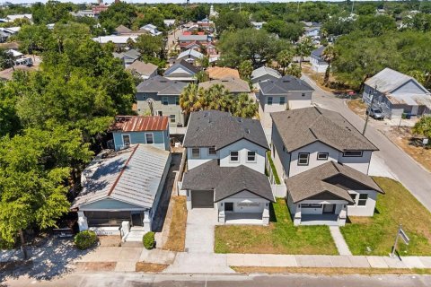 House in Tampa, Florida 3 bedrooms, 164.53 sq.m. № 2117351 - photo 23