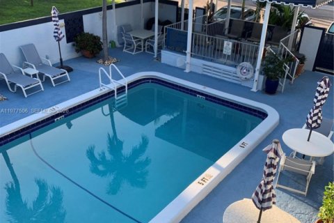 Купить кондоминиум в Холливуд, Флорида 1 спальня, 50.17м2, № 2046436 - фото 3