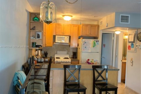 Купить кондоминиум в Холливуд, Флорида 1 спальня, 50.17м2, № 2046436 - фото 23