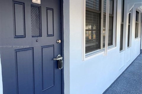 Купить кондоминиум в Холливуд, Флорида 1 спальня, 50.17м2, № 2046436 - фото 6